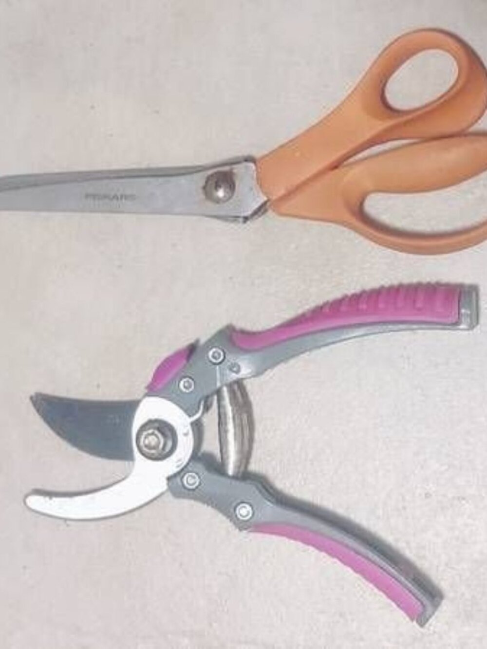 Fiskars Pinking Sheers Fabric Scissors Zig Zag Edge USA & Bloom Bypass